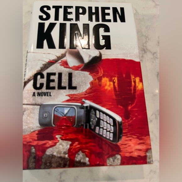 Stephen King Hardcover Book - Picture 1 of 1